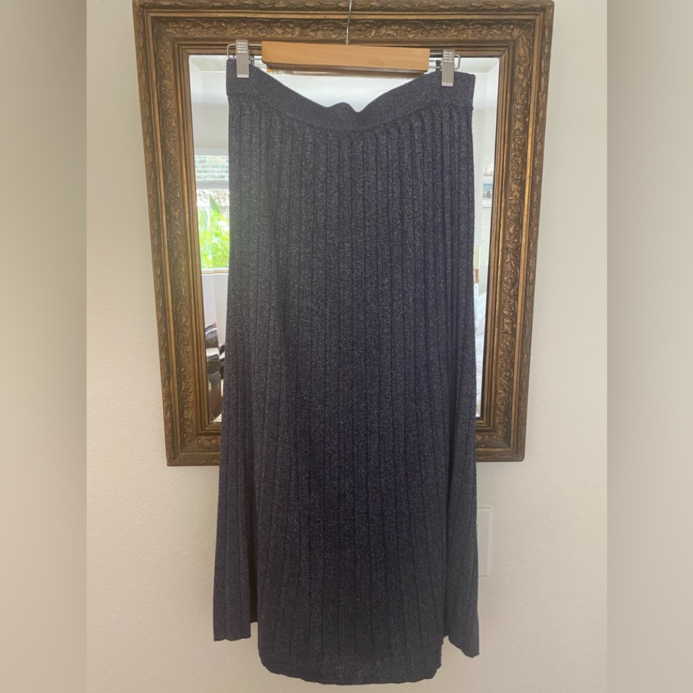 Banana Republic. Wool pleated midi skirt pull-on.